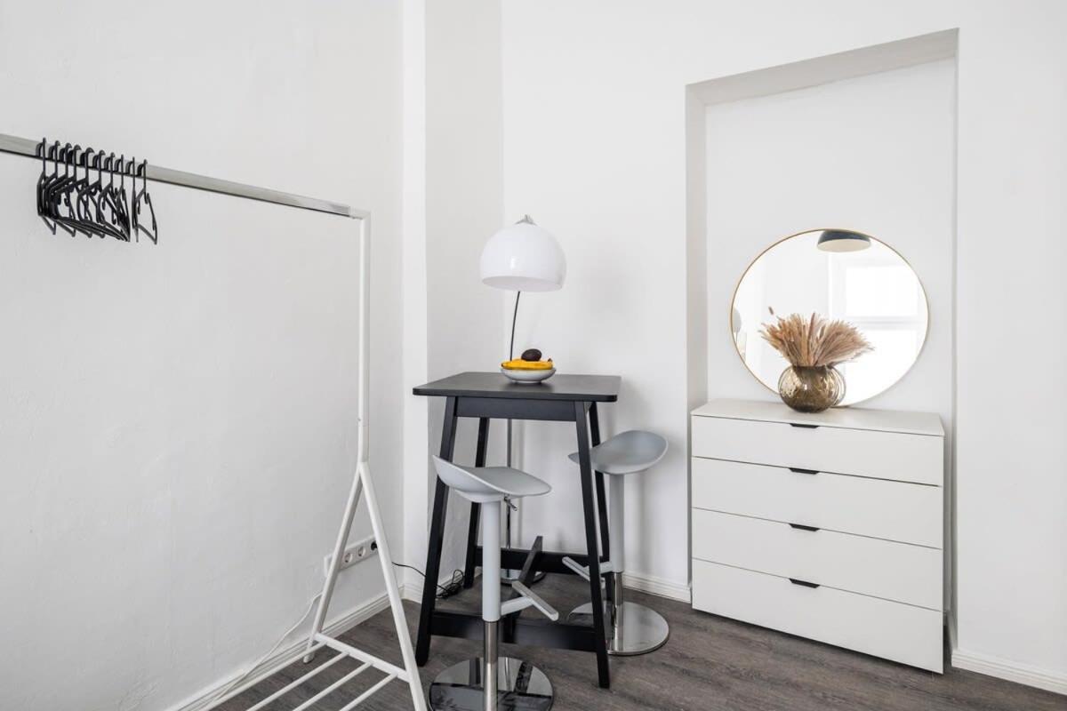 Appartement Homely - Spacious, Modern, S-bahn Nearby , Groups & Families *