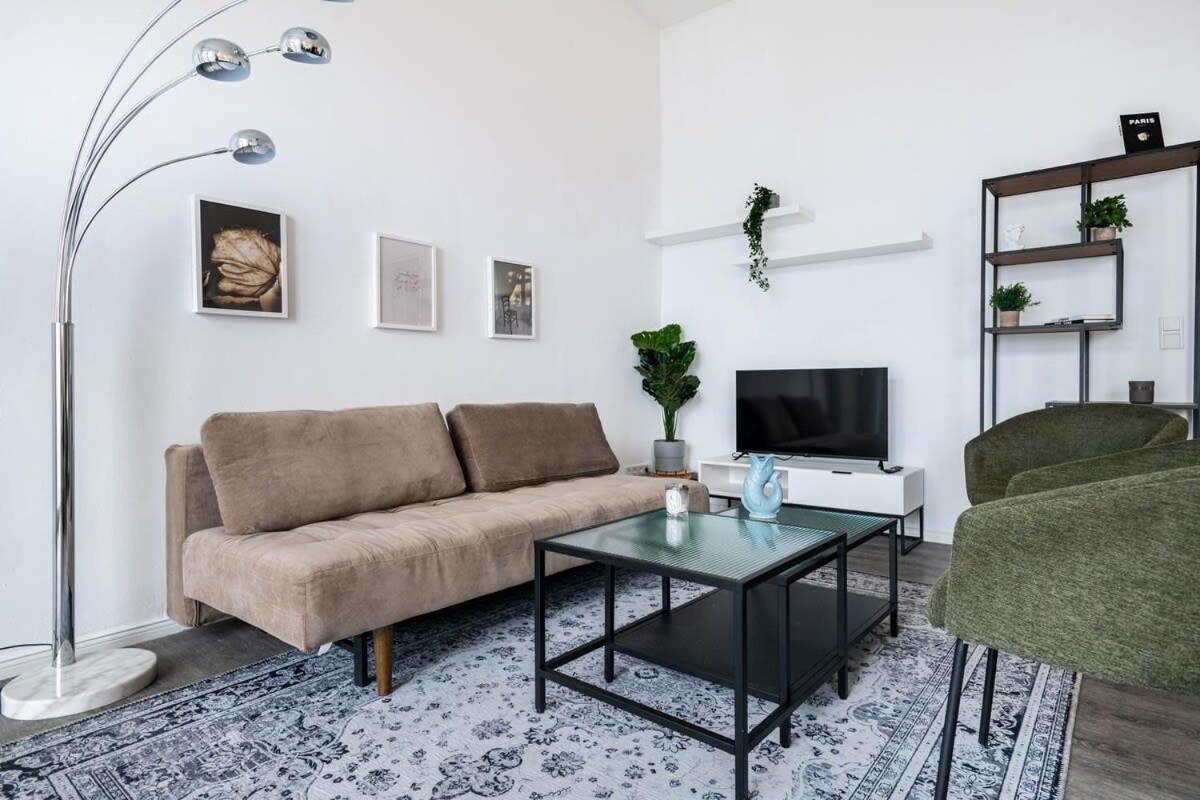 Appartement Homely - Spacious, Modern, S-bahn Nearby , Groups & Families