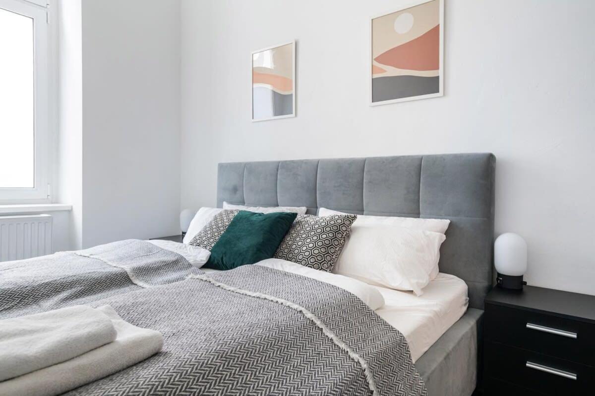 Appartement Homely - Spacious, Modern, S-bahn Nearby , Groups & Families *